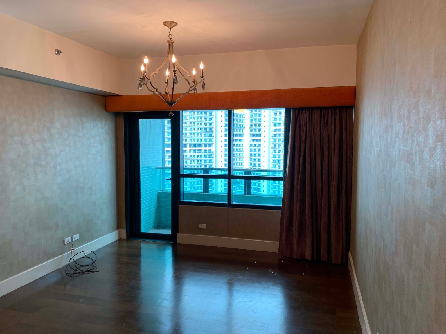 "1BR Condo for Rent in Edades Tower and Garden Villas, Rockwell Center,"06