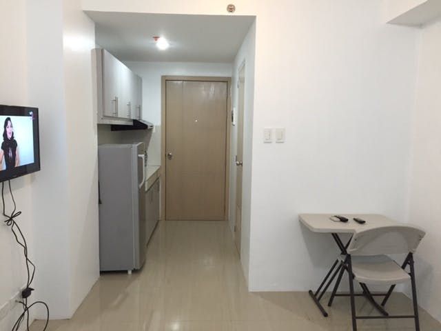 "1BR Condo for Rent in M Place Residences, South Triangle, Quezon City"06