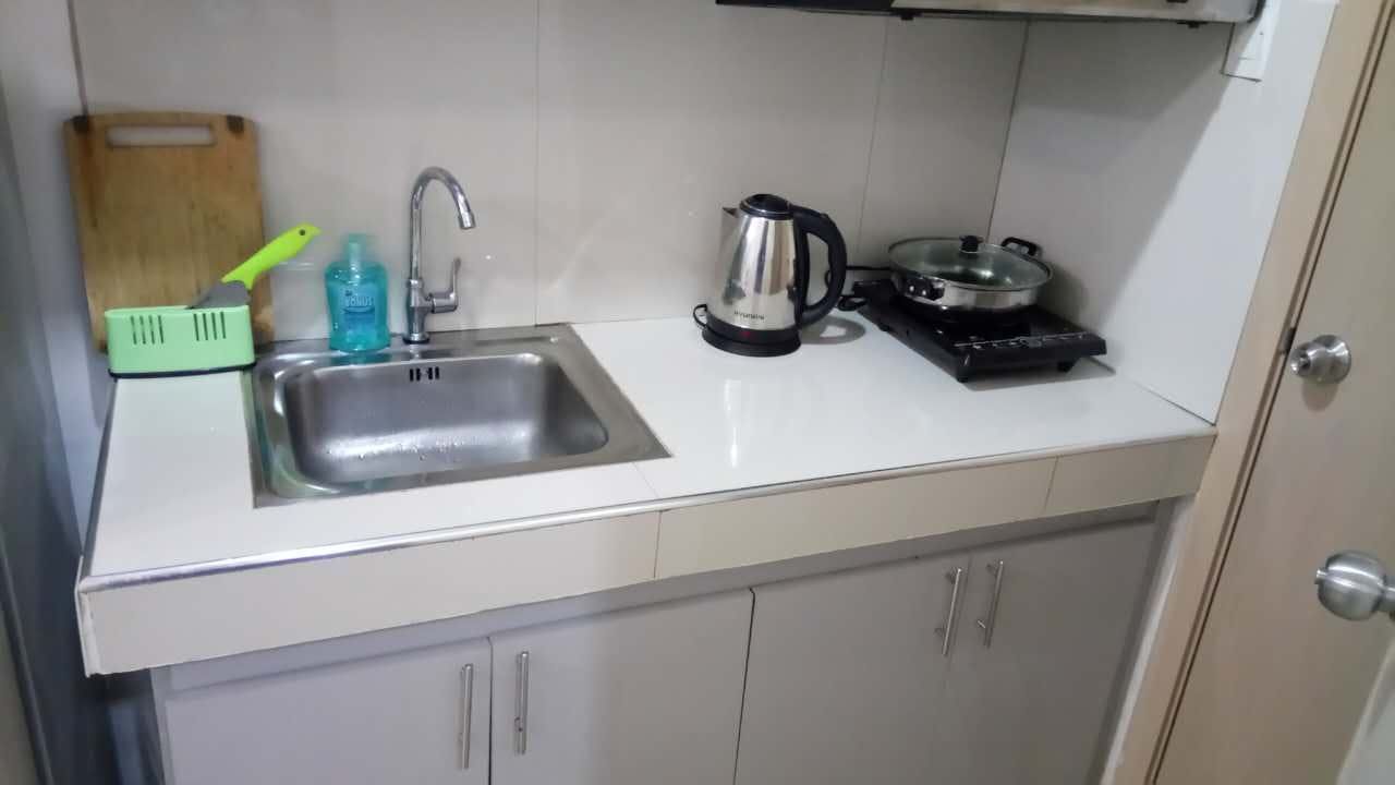 "1BR Condo for Rent in M Place Residences, South Triangle, Quezon City"08