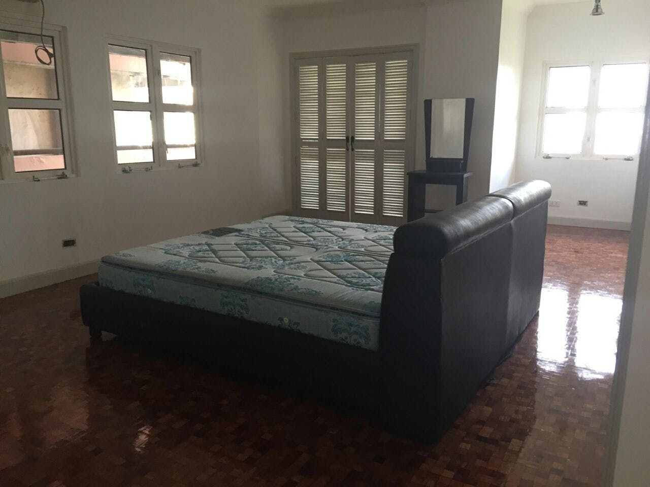"4BR Condo for Rent in The Crescent Condominium, Ortigas Center, Pasig"06