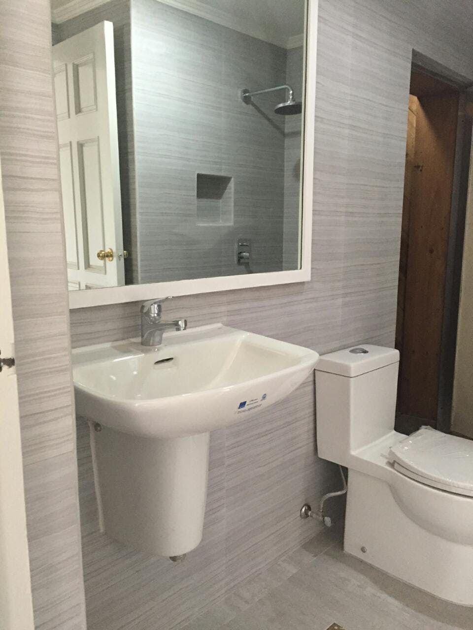 "4BR Condo for Rent in The Crescent Condominium, Ortigas Center, Pasig"10