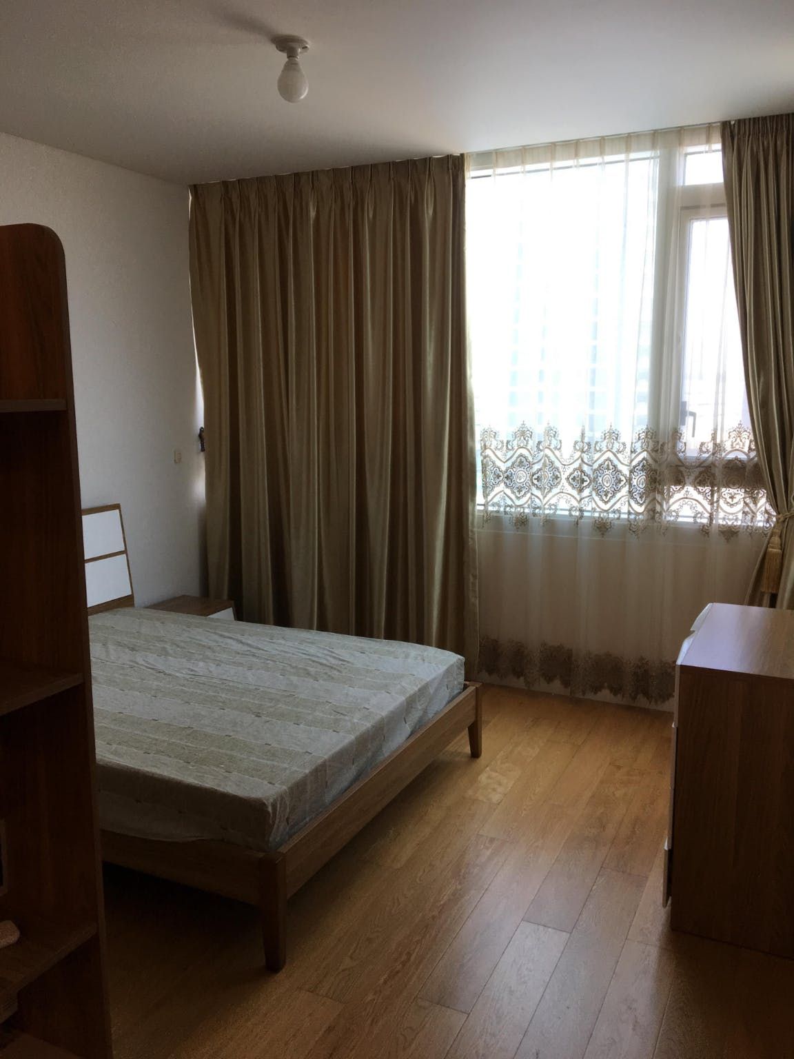 "Studio Condo for Rent in Park Terraces, San Lorenzo, Makati"04