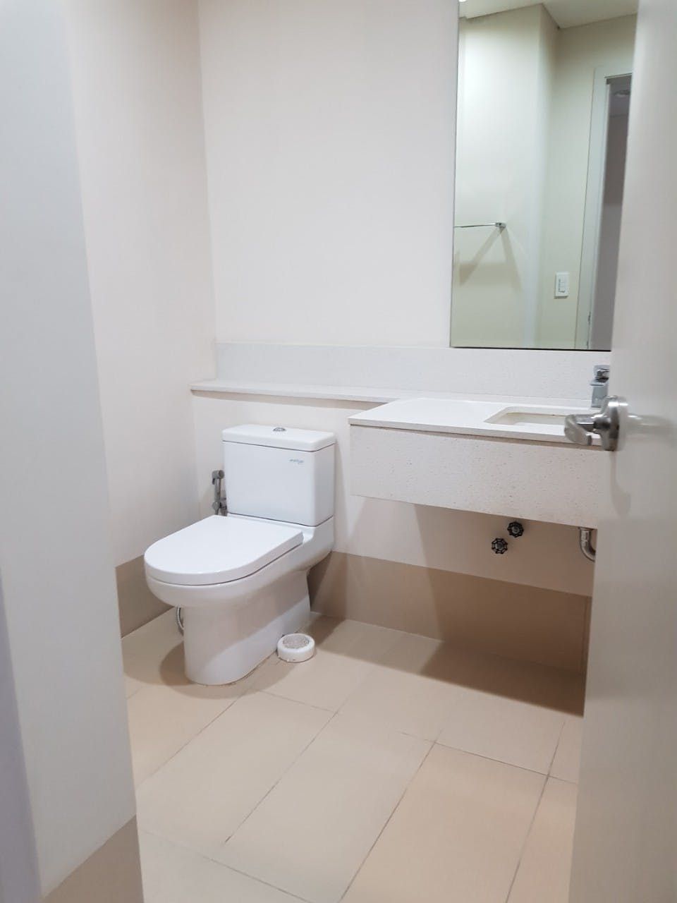 "2BR Condo for Rent in Arya Residences, BGC - Bonifacio Global City, Ta"08