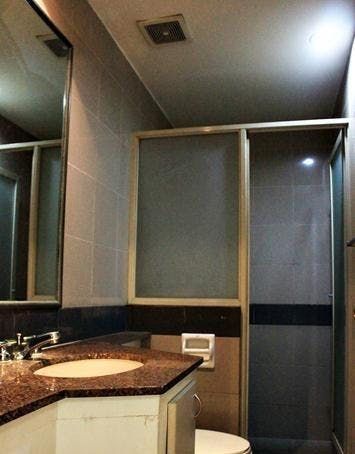 "2BR Condo for Rent in Easton Place, Salcedo Village, Makati"04