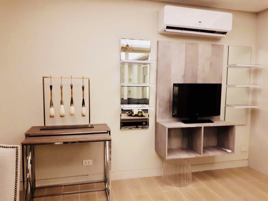 "1BR Condo for Rent in Two Central, Salcedo Village, Makati"06