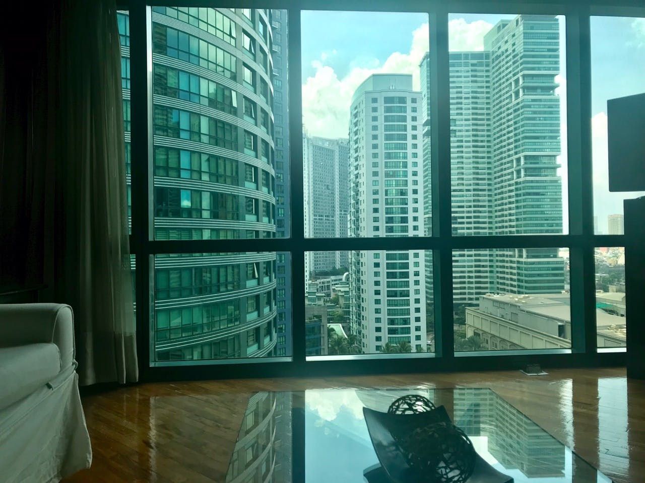 "1BR Condo for Rent in Hidalgo Place, Rockwell Center, Makati"04