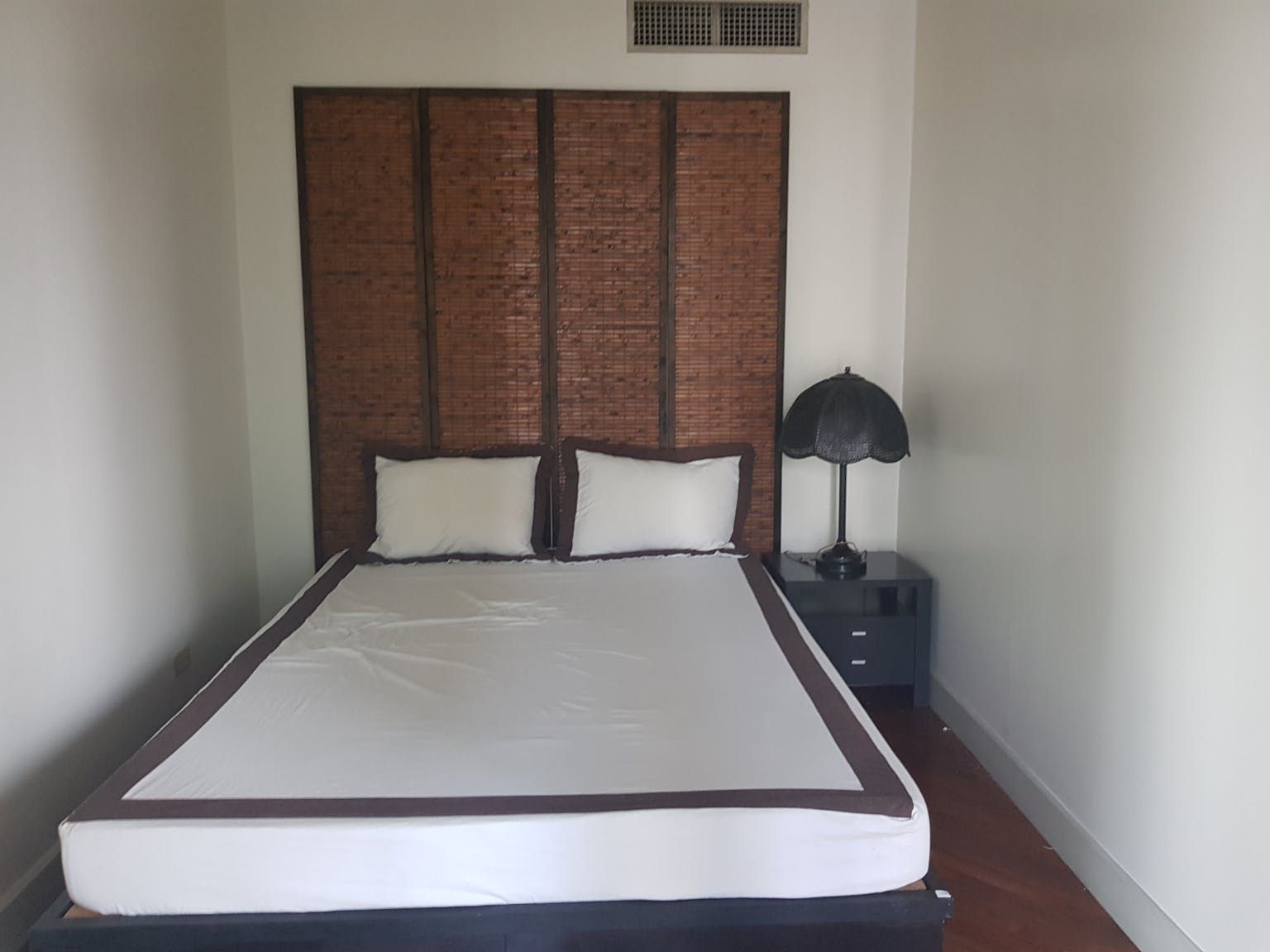 "1BR Condo for Rent in Hidalgo Place, Rockwell Center, Makati"10