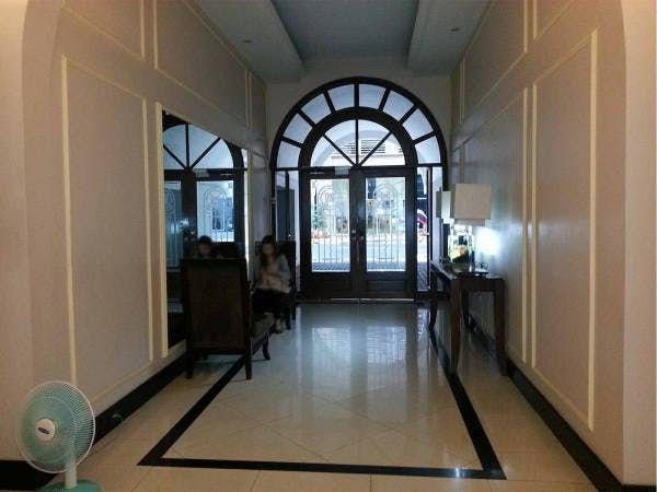 "2BR Condo for Rent in La Maison, San Lorenzo Village, Makati"08