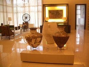 "2BR Condo for Rent in Amorsolo East, Rockwell Center, Makati"03