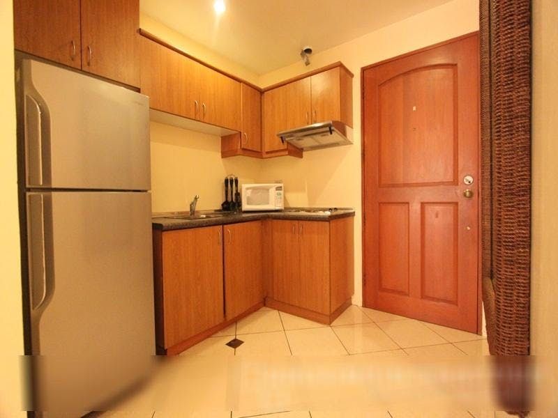 "Studio Condo for Rent in Paseo Parkview Suites, Salcedo Village, Makat"04