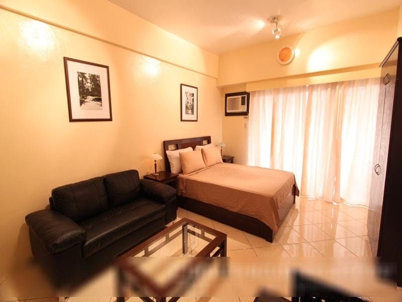 "Studio Condo for Rent in Paseo Parkview Suites, Salcedo Village, Makat"06