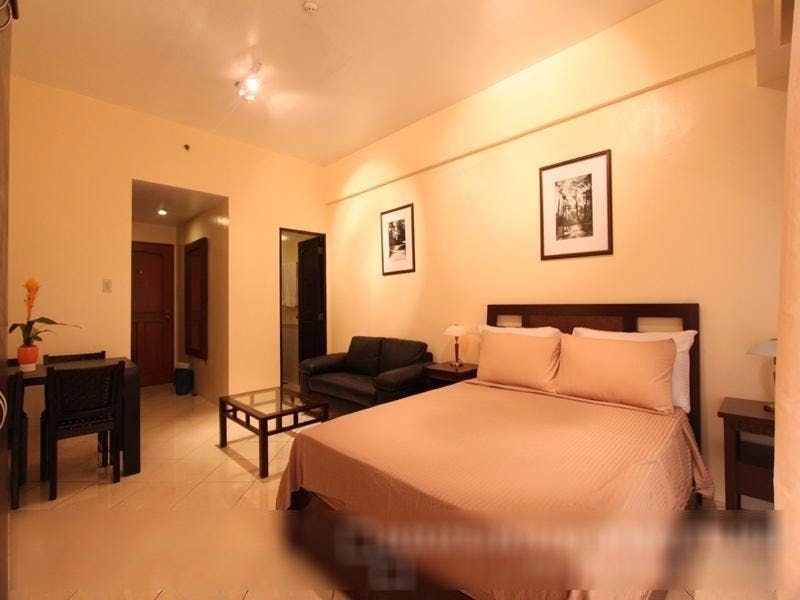 "Studio Condo for Rent in Paseo Parkview Suites, Salcedo Village, Makat"08
