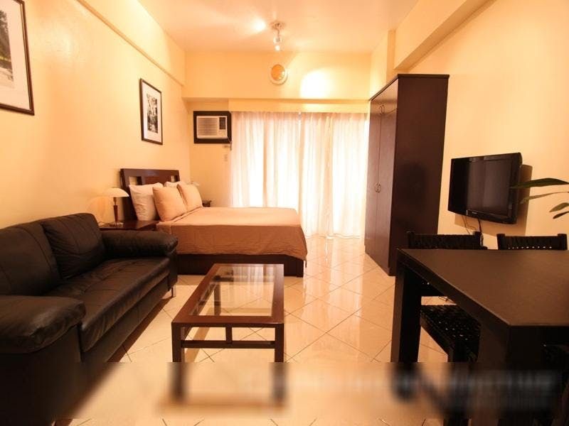 "Studio Condo for Rent in Paseo Parkview Suites, Salcedo Village, Makat"10