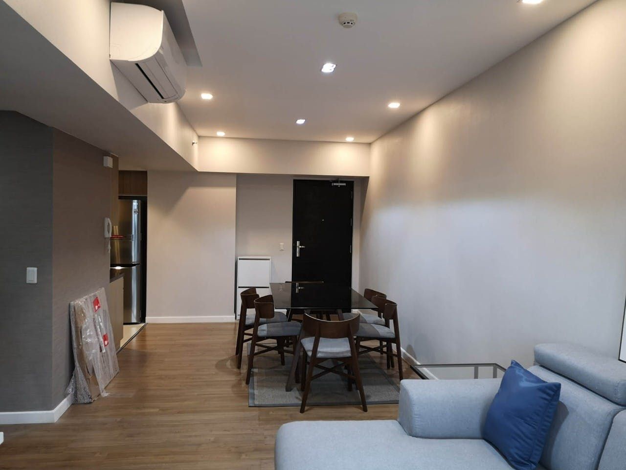 "2BR Condo for Rent in One Maridien Tower, BGC - Bonifacio Global City,"06