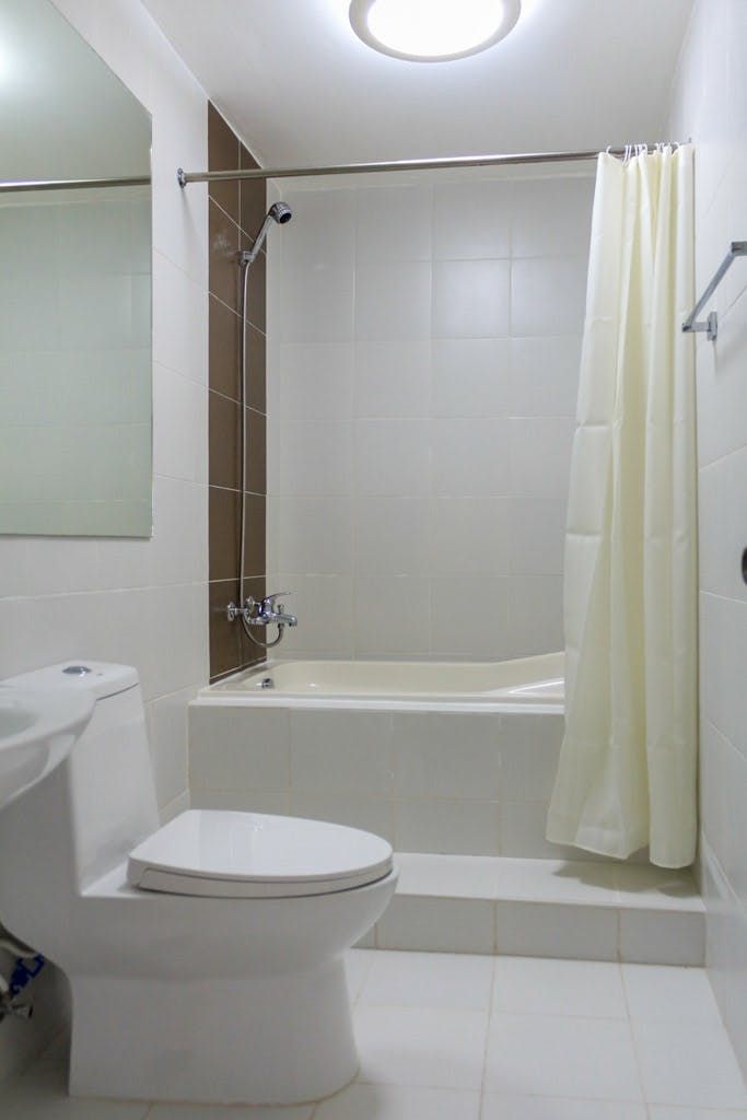 "2BR Condo for Rent in Classica Tower Condominium, Salcedo Village, Mak"06