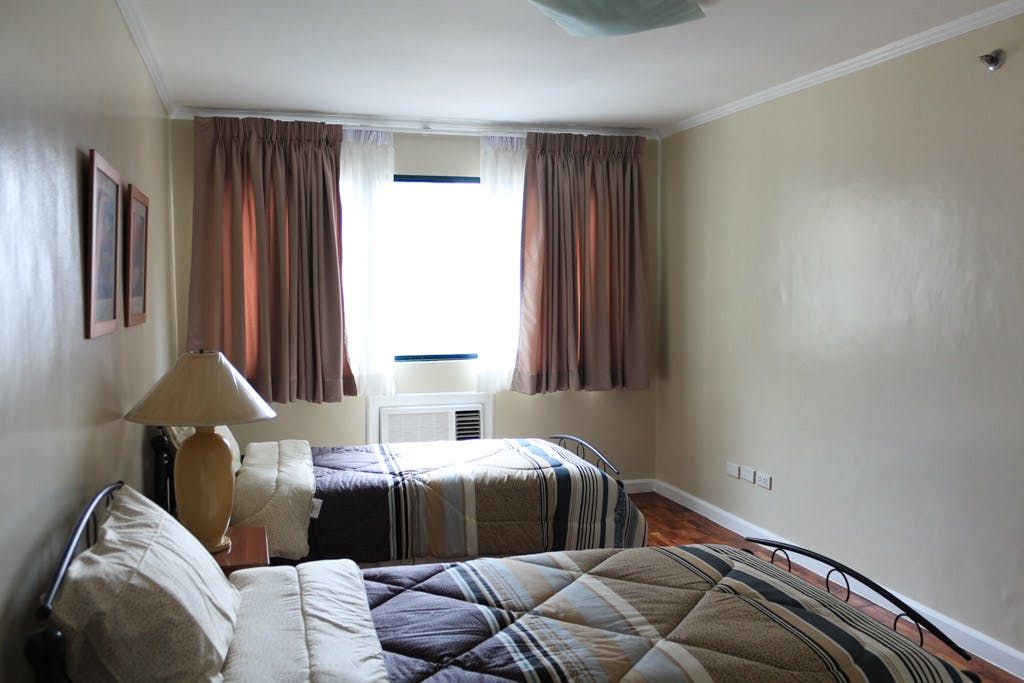 "2BR Condo for Rent in Classica Tower Condominium, Salcedo Village, Mak"08