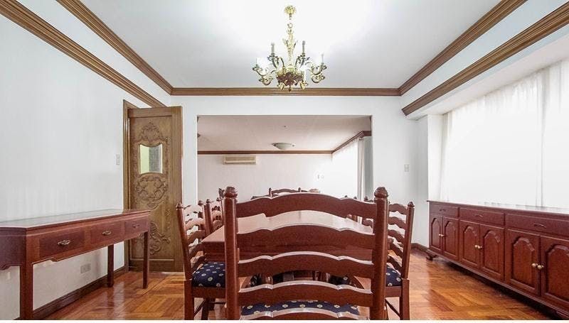 "3BR Condo for Rent in Crown Tower, Salcedo Village, Makati"10