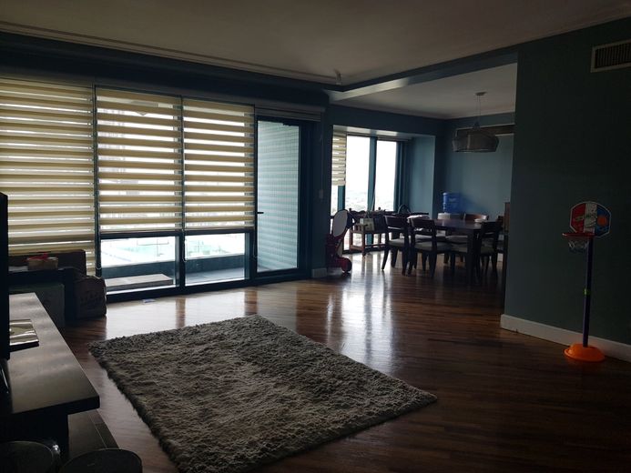 "3BR Condo for Rent in Amorsolo East, Rockwell Center, Makati"01