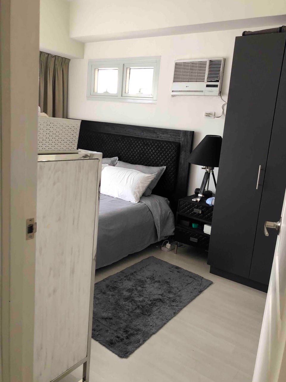 "1BR Condo for Rent in Senta, Legazpi Village, Makati"08