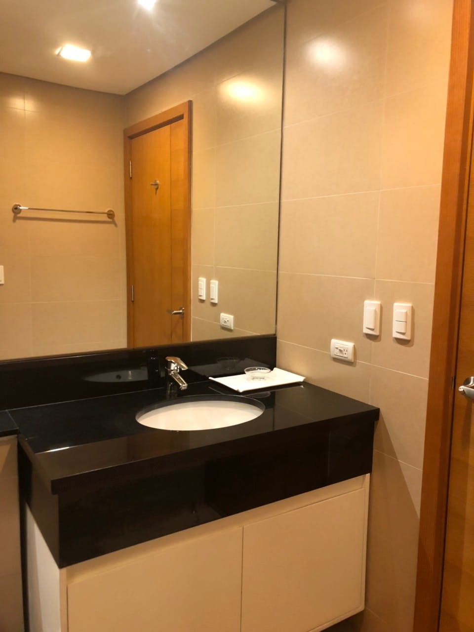 "1BR Condo for Rent in Park Terraces, San Lorenzo, Makati"06