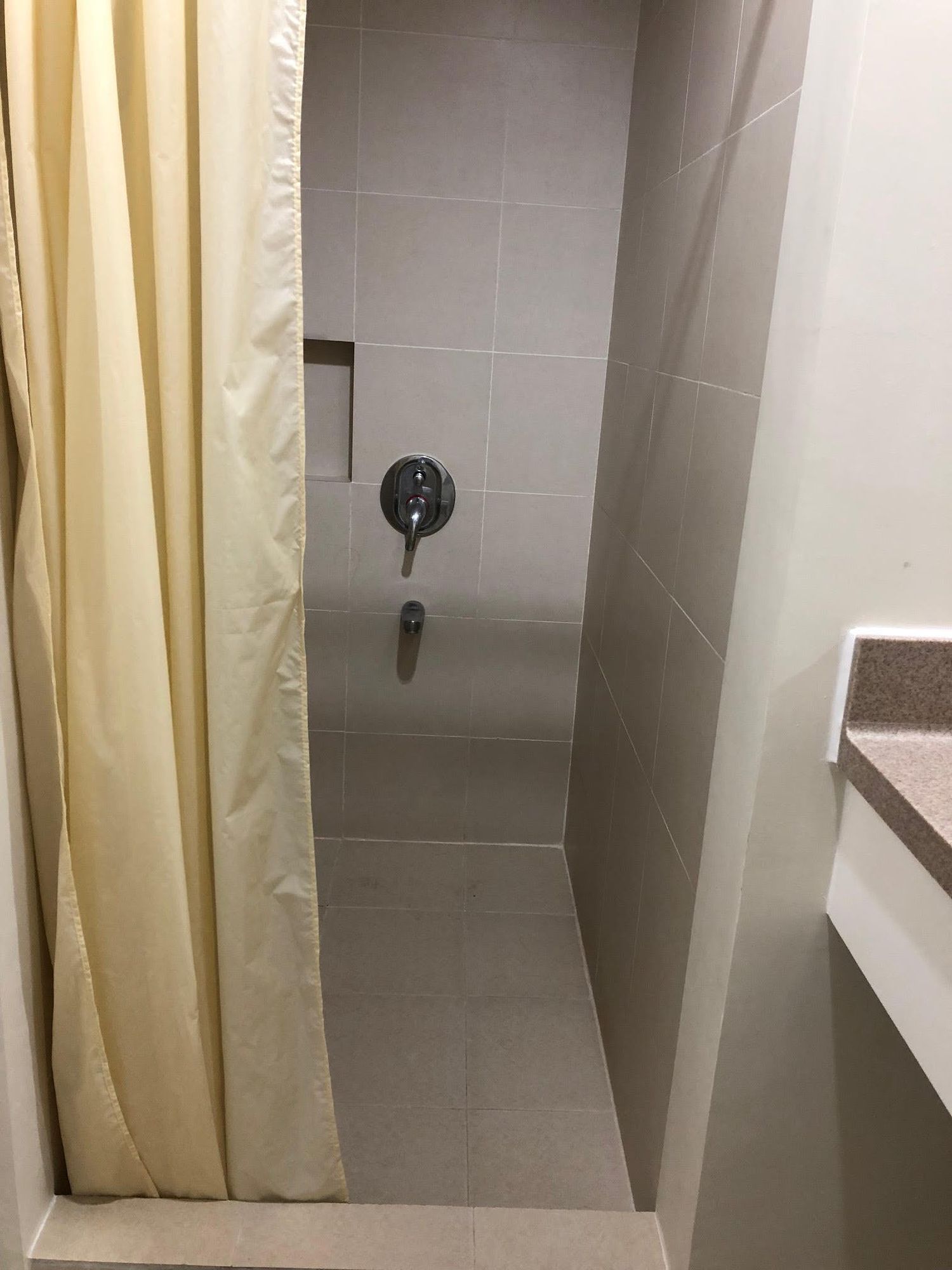 "Studio Condo for Rent in The Grove by Rockwell, Ugong, Pasig"10
