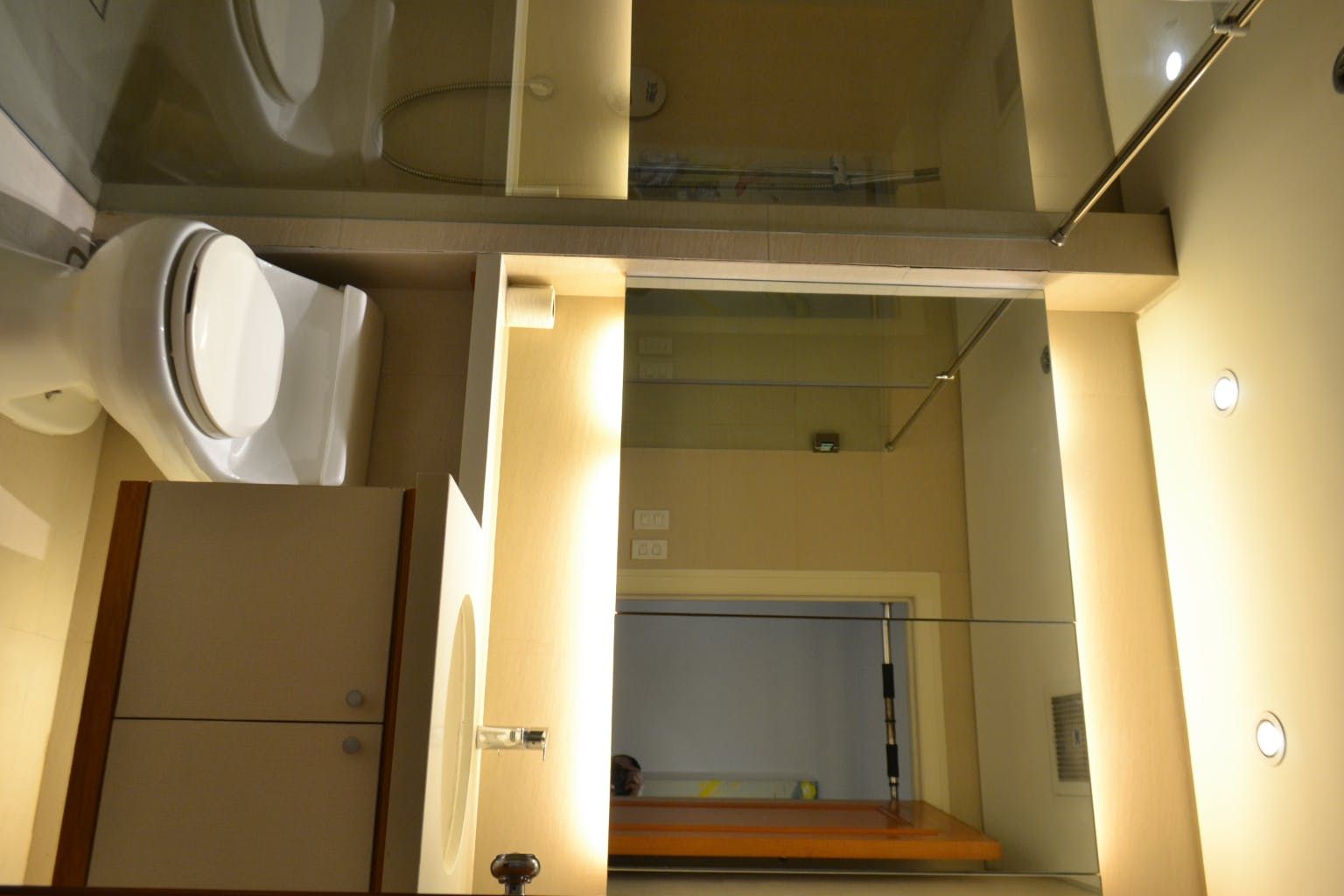 "2BR Condo for Rent in Amorsolo East, Rockwell Center, Makati"10