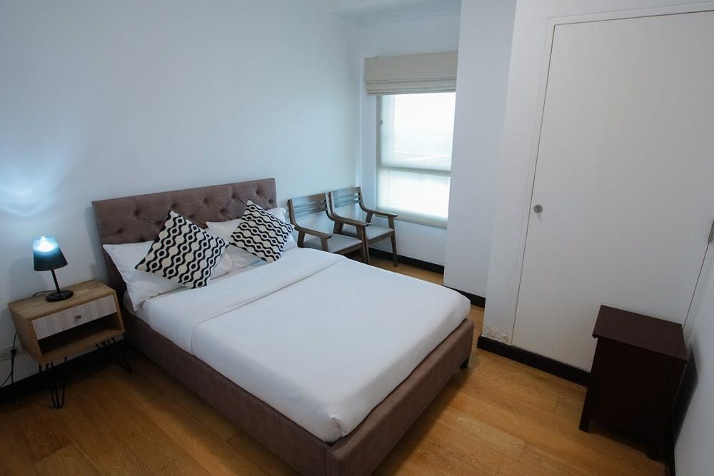 "3BR Condo for Rent in The Residences at Greenbelt, Legazpi Village, Ma"06