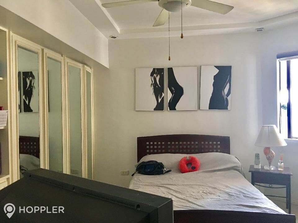 "3BR Condo for Rent in Park Terraces, San Lorenzo, Makati"10