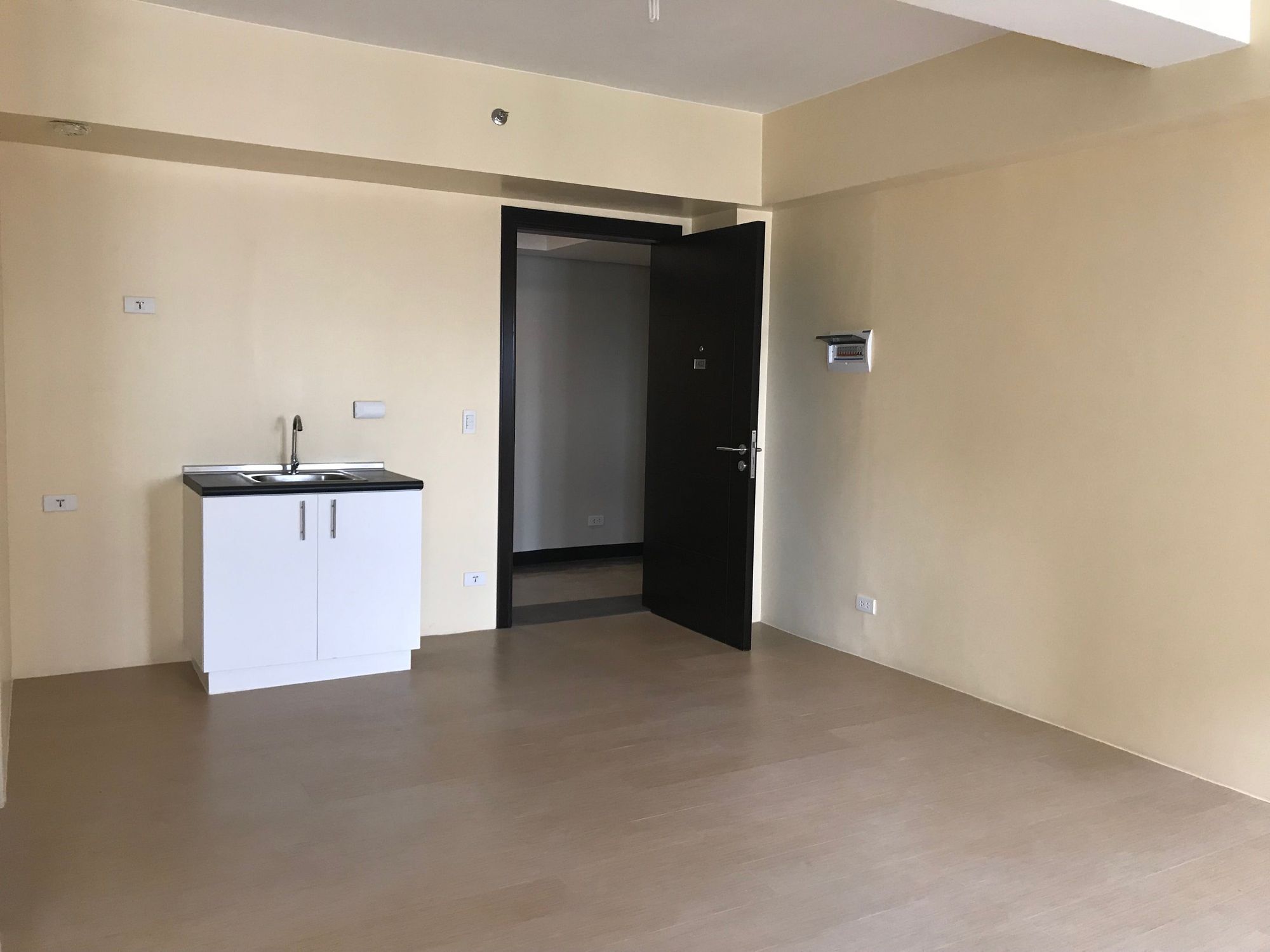 "1BR Condo for Rent in Avida CityFlex Towers, BGC - Bonifacio Global Ci"05