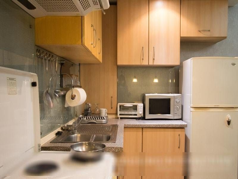 "1BR Condo for Rent in Elizabeth Place, Salcedo Village, Makati"09