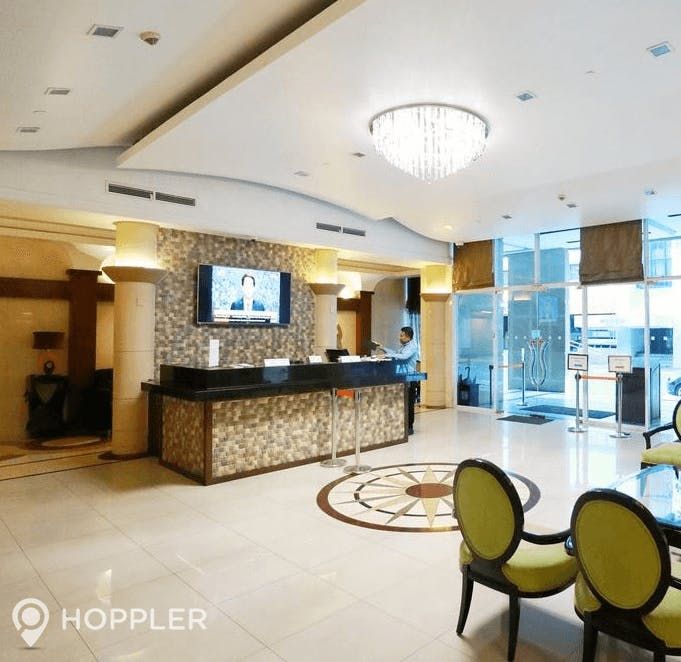 "Studio Condo for Rent in Greenbelt Chancellor, Legazpi Village, Makati"10