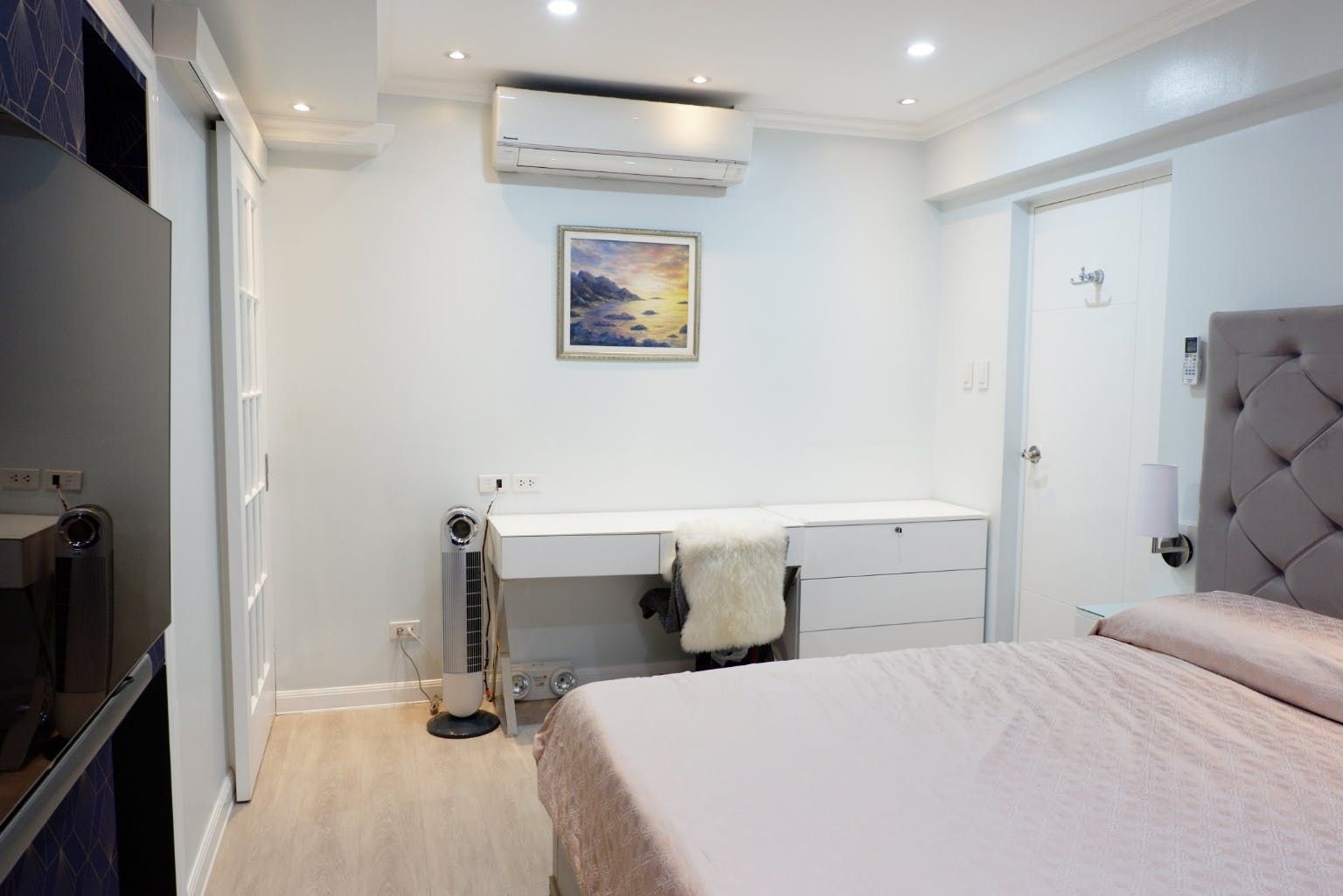 "2BR Condo for Rent in One Castilla Place, Valencia, Quezon City"10