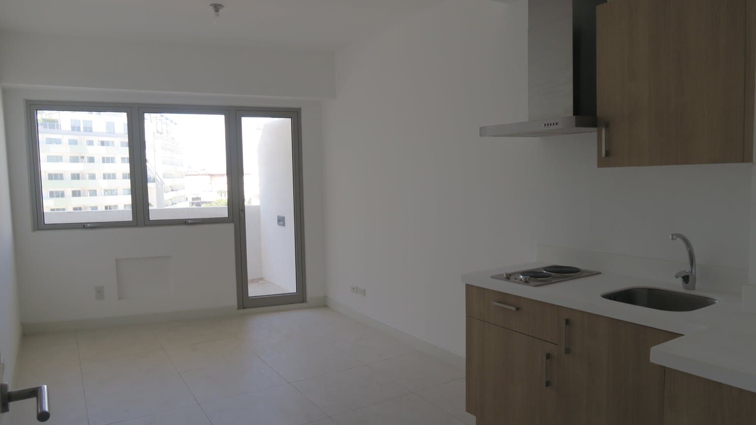 "1BR Condo for Rent in The Residences at Commonwealth, Batasan Hills, Q"08