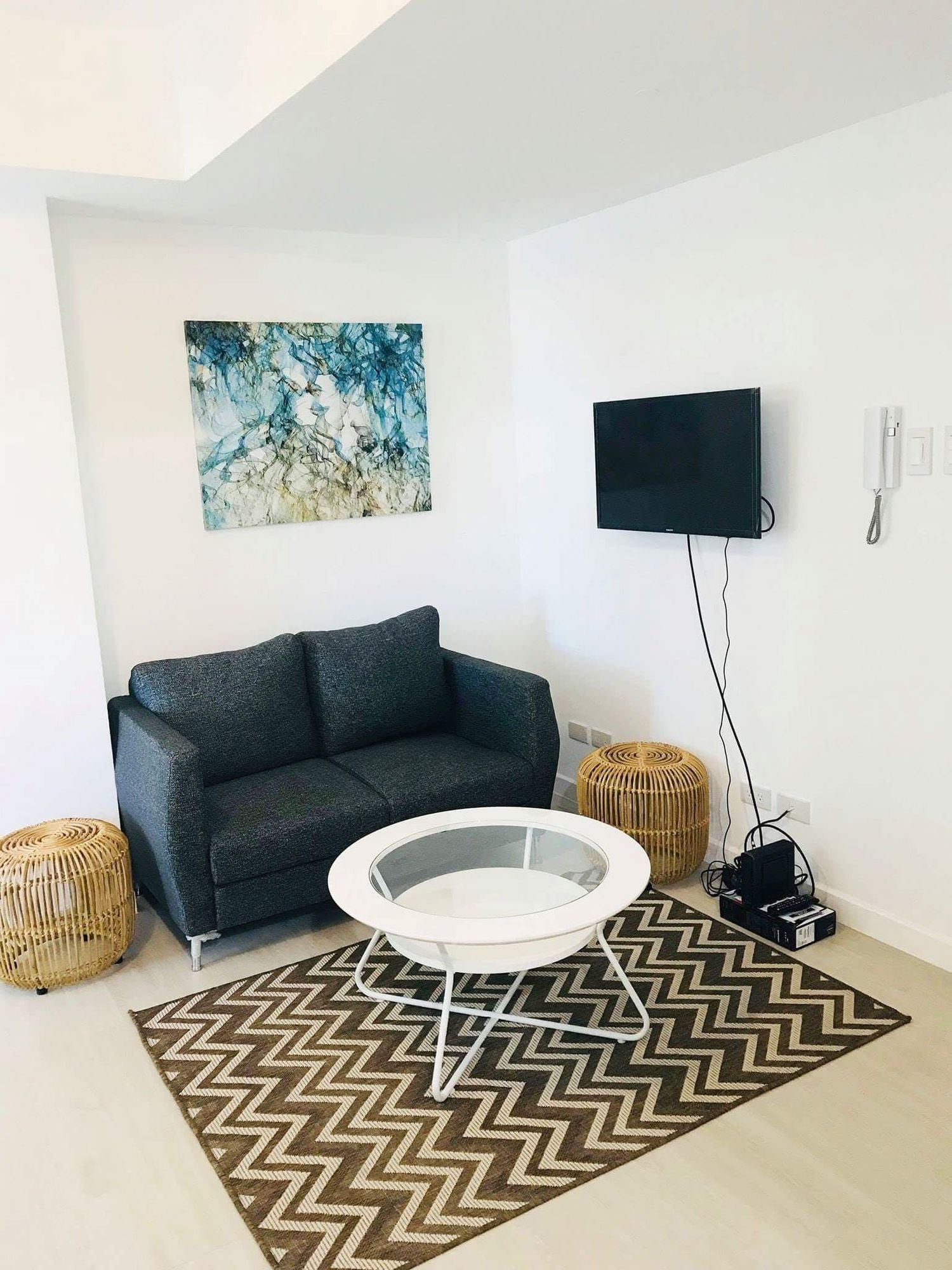 "2BR Condo for Rent in Azure Urban Resort Residences, Bicutan, Para?aqu"09