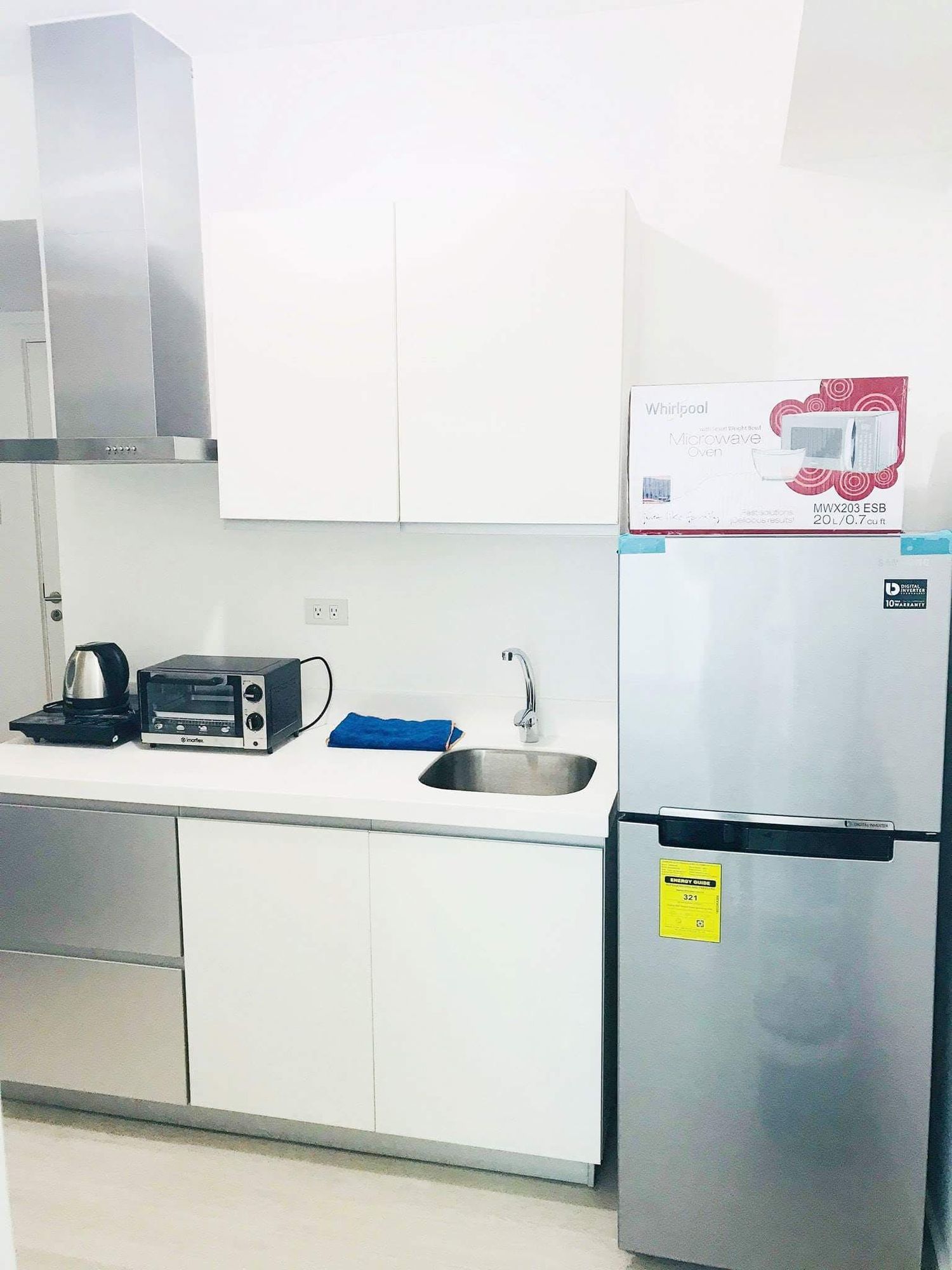 "2BR Condo for Rent in Azure Urban Resort Residences, Bicutan, Para?aqu"10