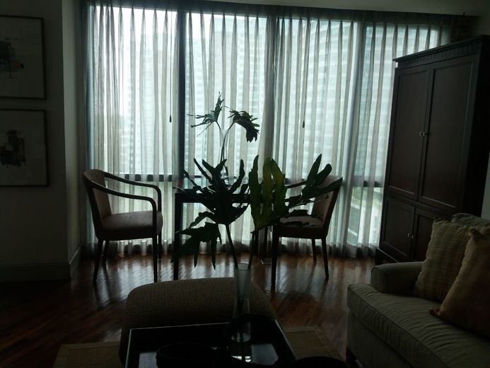"Studio Condo for Rent in Amorsolo East, Rockwell Center, Makati"01