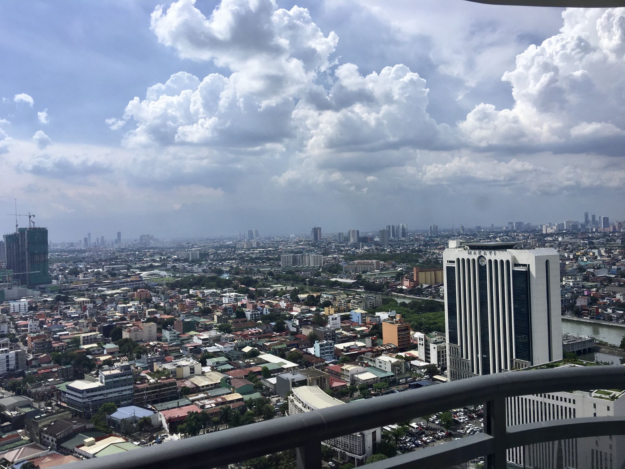 "1BR Condo for Rent in The Milano Residences, Poblacion, Makati"09