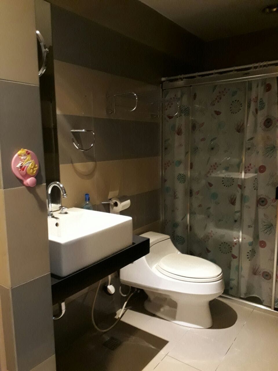 "1BR Condo for Rent in One McKinley Place, BGC - Bonifacio Global City,"08