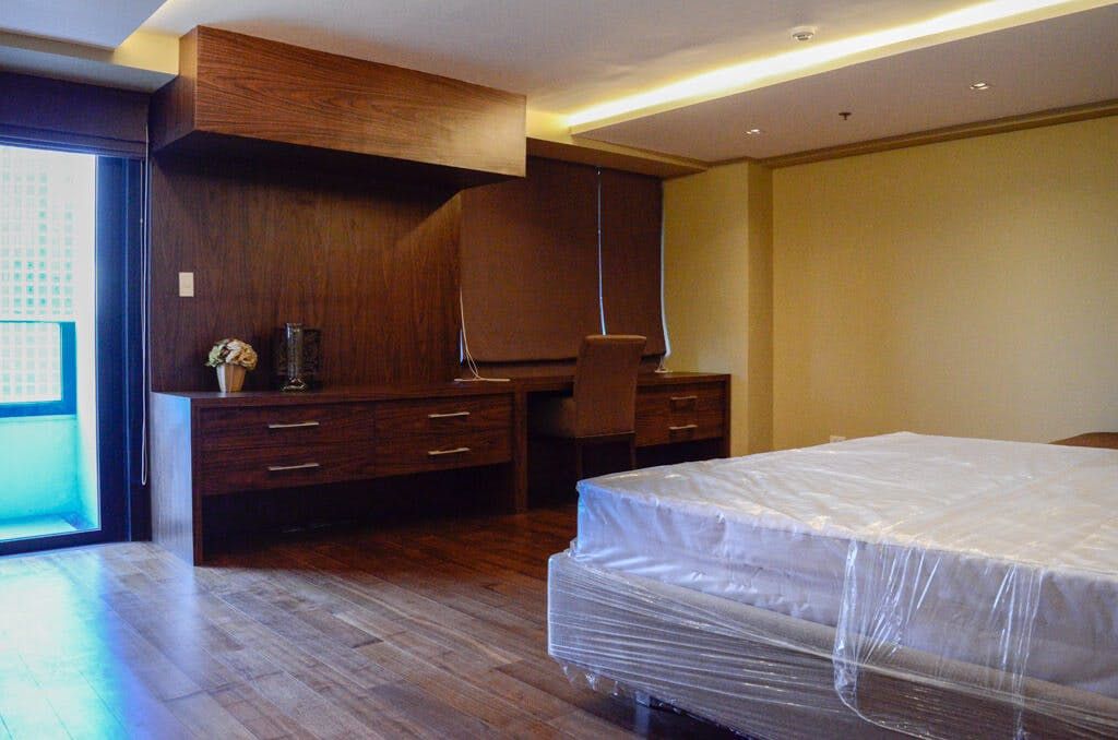 "2BR Condo for Rent in Arya Residences, BGC - Bonifacio Global City, Ta"04