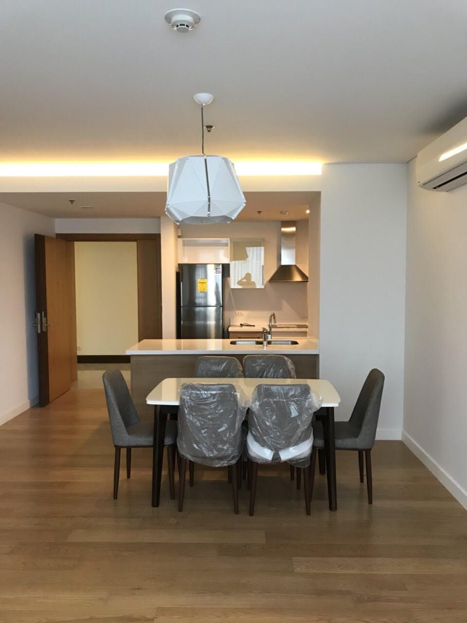 "2BR Condo for Rent in Park Terraces, San Lorenzo, Makati"08