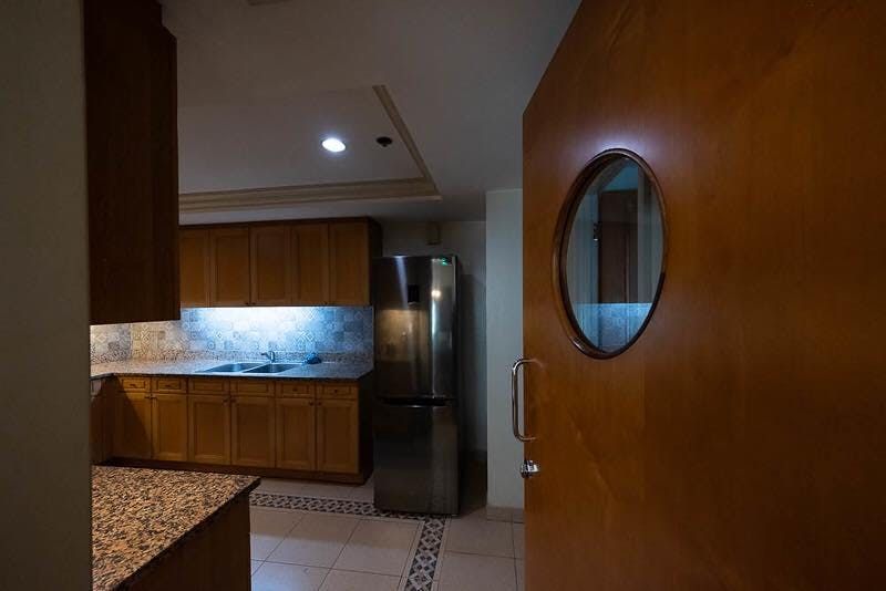 "2BR Condo for Rent in Hidalgo Place, Rockwell Center, Makati"08