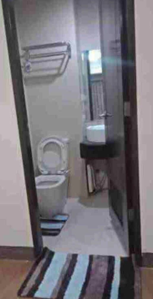 "1BR Condo for Rent in One Central, Salcedo Village, Makati"04