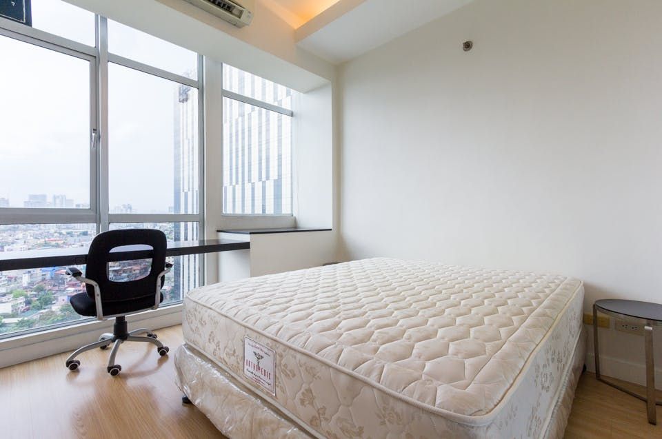 "1BR Condo for Rent in The Grand Hamptons, BGC - Bonifacio Global City,"04