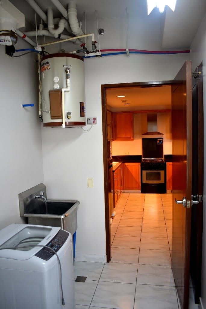 "2BR Condo for Rent in The Residences at Greenbelt, Legazpi Village, Ma"10