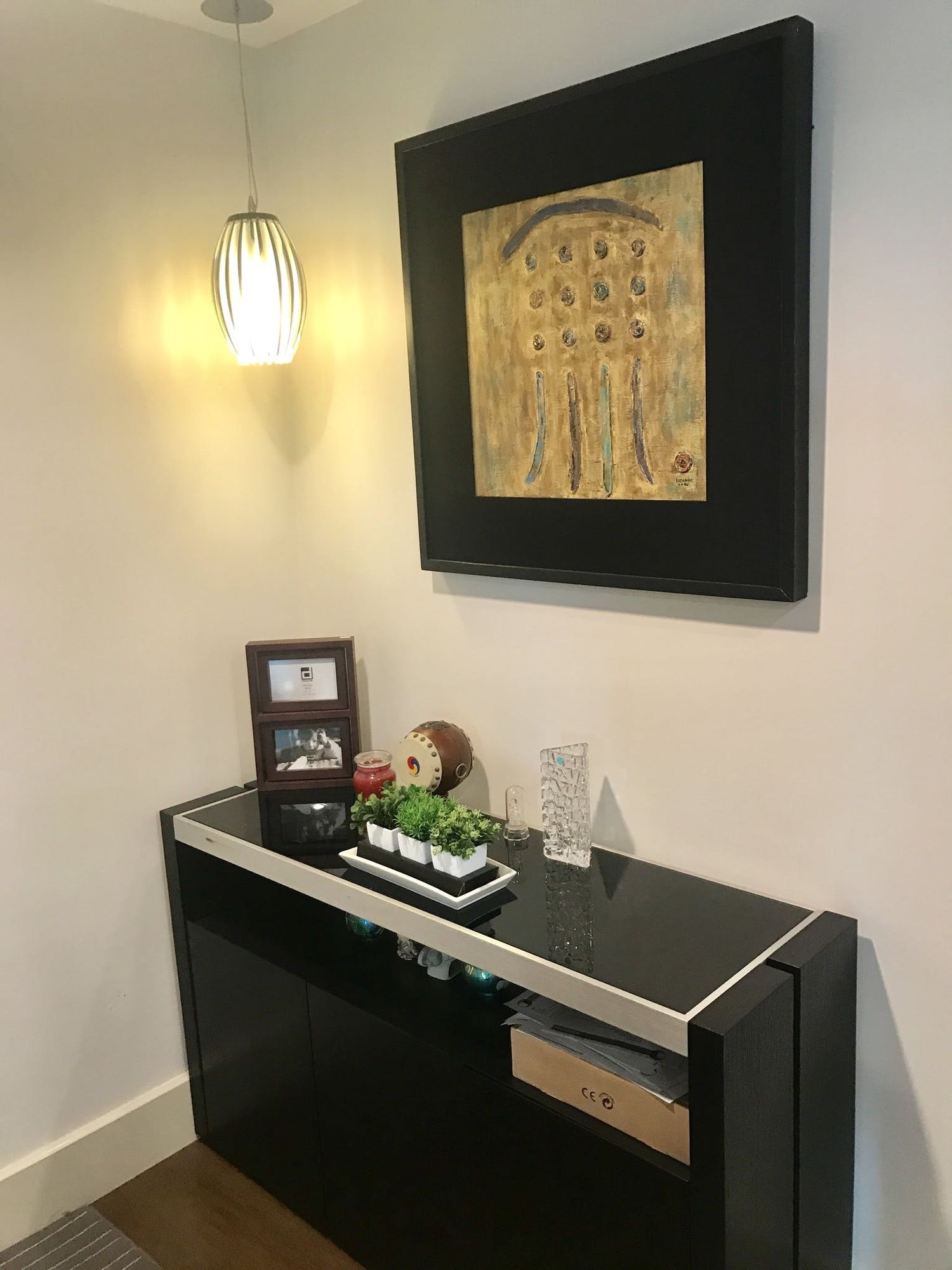 "2BR Condo for Rent in Edades Tower and Garden Villas, Rockwell Center,"04