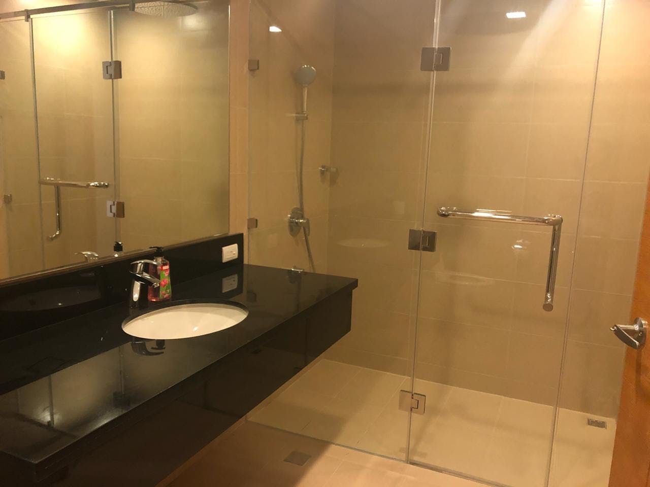 "2BR Condo for Rent in Park Terraces, San Lorenzo, Makati"08
