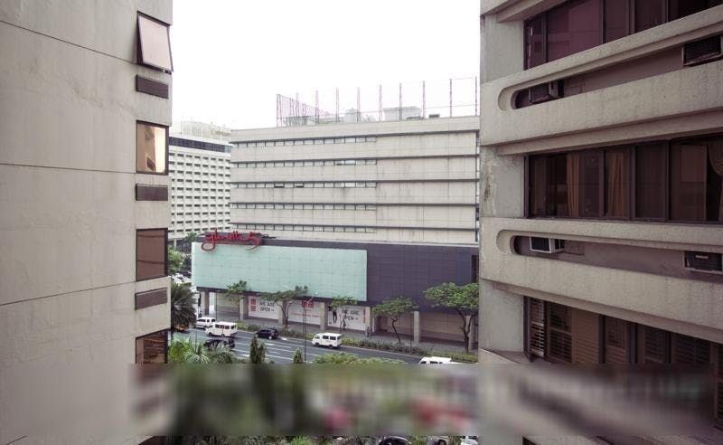 "2BR Condo for Rent in The Ritz Towers, Urdaneta, Makati"10