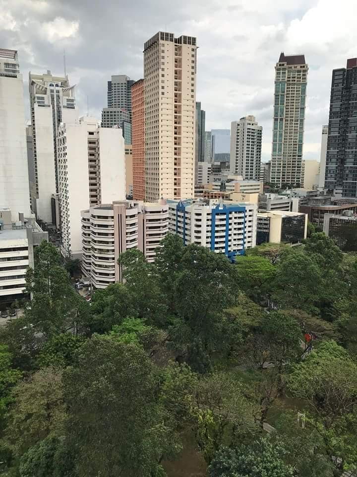 "1BR Condo for Rent in The Renaissance Building, Legazpi Village, Makat"04