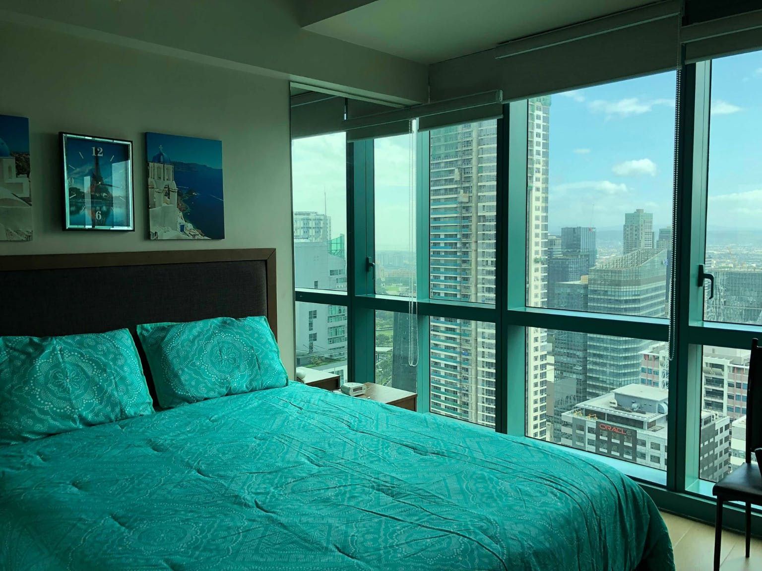 "2BR Condo for Rent in 8 Forbes Town Road, BGC - Bonifacio Global City,"09
