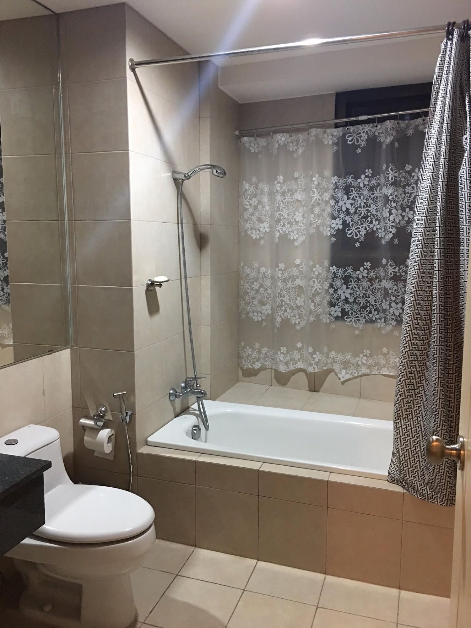 "2BR Condo for Rent in Icon Residences, BGC - Bonifacio Global City, Ta"05